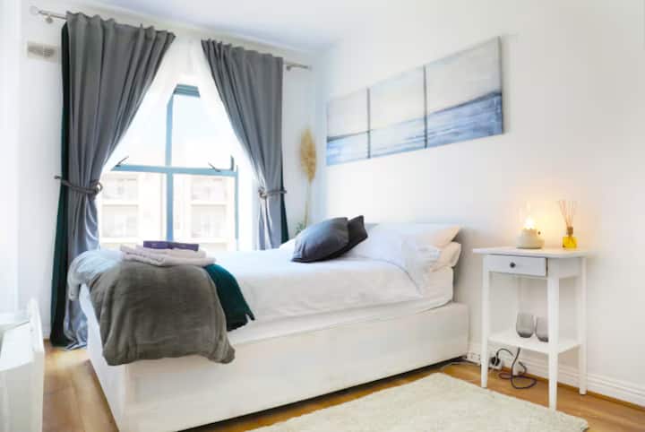 Budget Bedroom In Dublin City Centre - Dublin, Ireland
