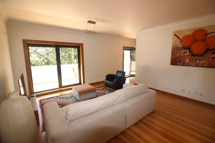 Large Penthouse With Terrace Near Gulbenkian - Amadora