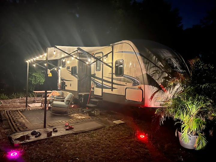 Cozy And Secluded Rv Close To All ! - Melbourne, FL