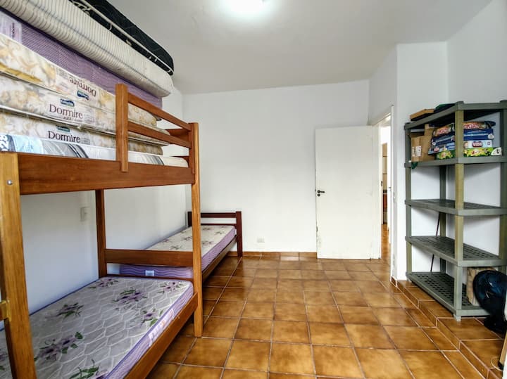 ห้องพัก (02)

01 - เบลิเช
01 - เตียงเดี่ยว
05 - แมตช์เดียวพิเศษ 
