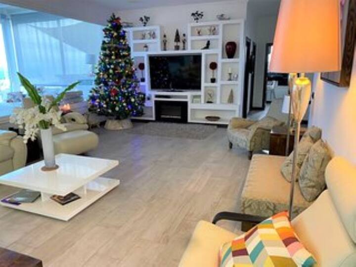 Lillos On The Costa Teguise Golf Estate -Sea Views - Costa Teguise