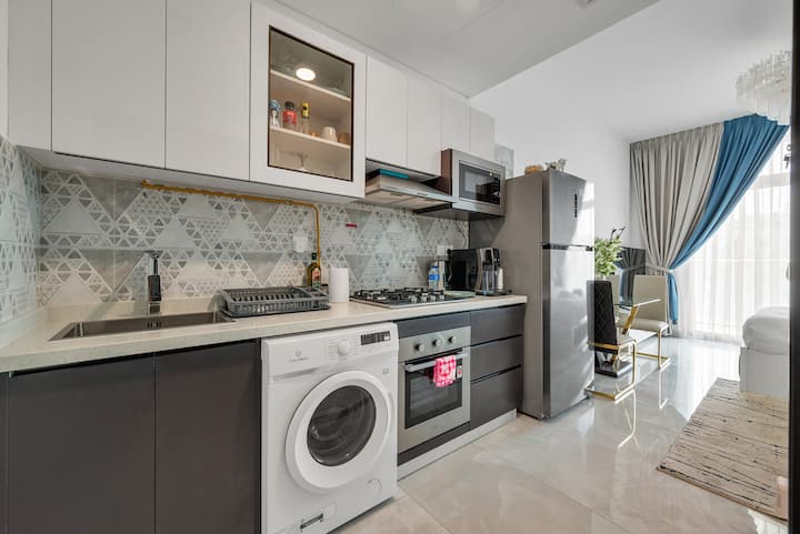 Bright & Cozy Studio In Pearlz | Near Metro - Dubai