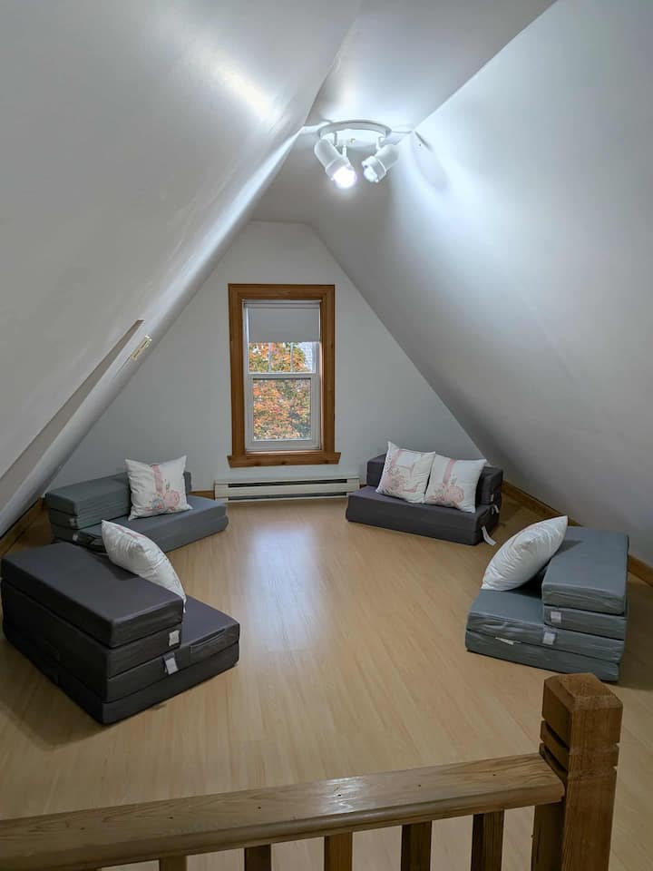 Ruimte op de 3e verdieping, slaapplaats voor 4 extra personen 