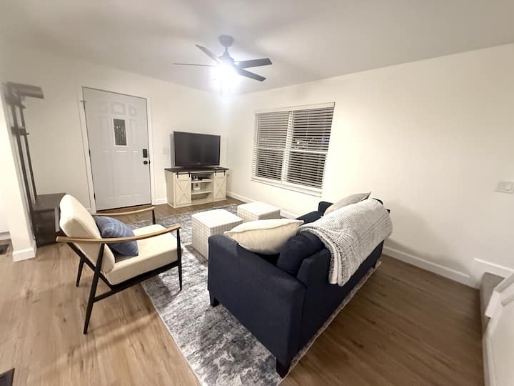 Cosmos Landing | Modern 3br + Office In Loveland - Beach Mountain, Mason