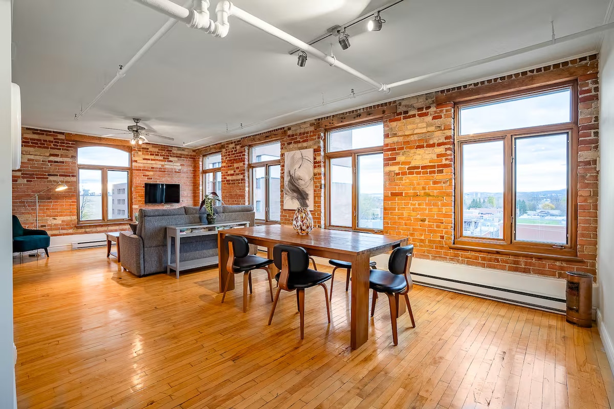 Le Bienveillant: location, views & comfort - Flats for Rent in Québec ...