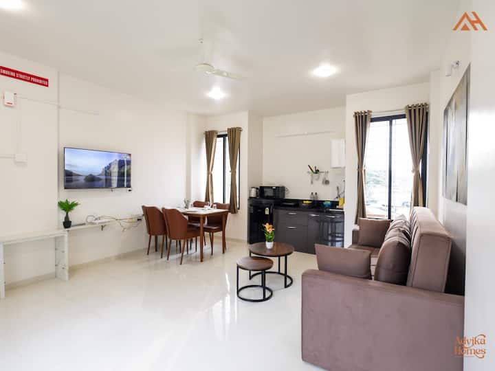 Advika Homes Unit 102:premium,airy,central 2bhk - Kolhapur