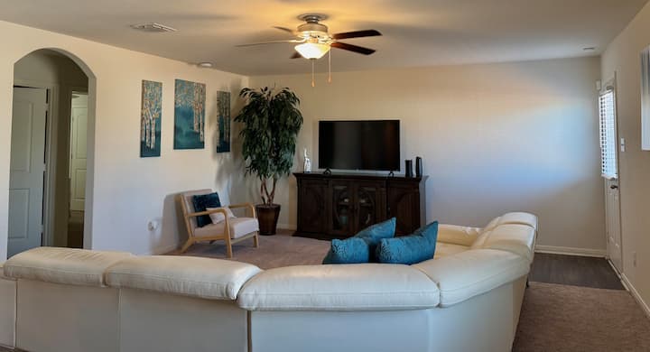 Cozy Family Retreat | Your Home Away From Home - San Antonio, TX