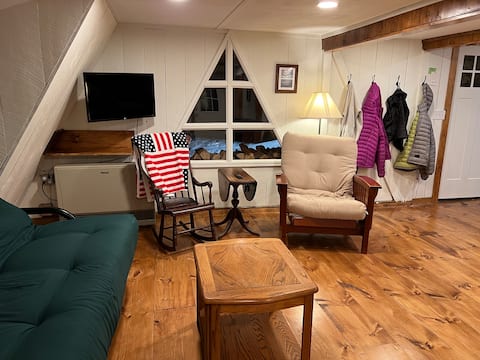 Top Airbnb: Cozy A-Frame Near Sugarloaf in Rangeley / Maine Lakes