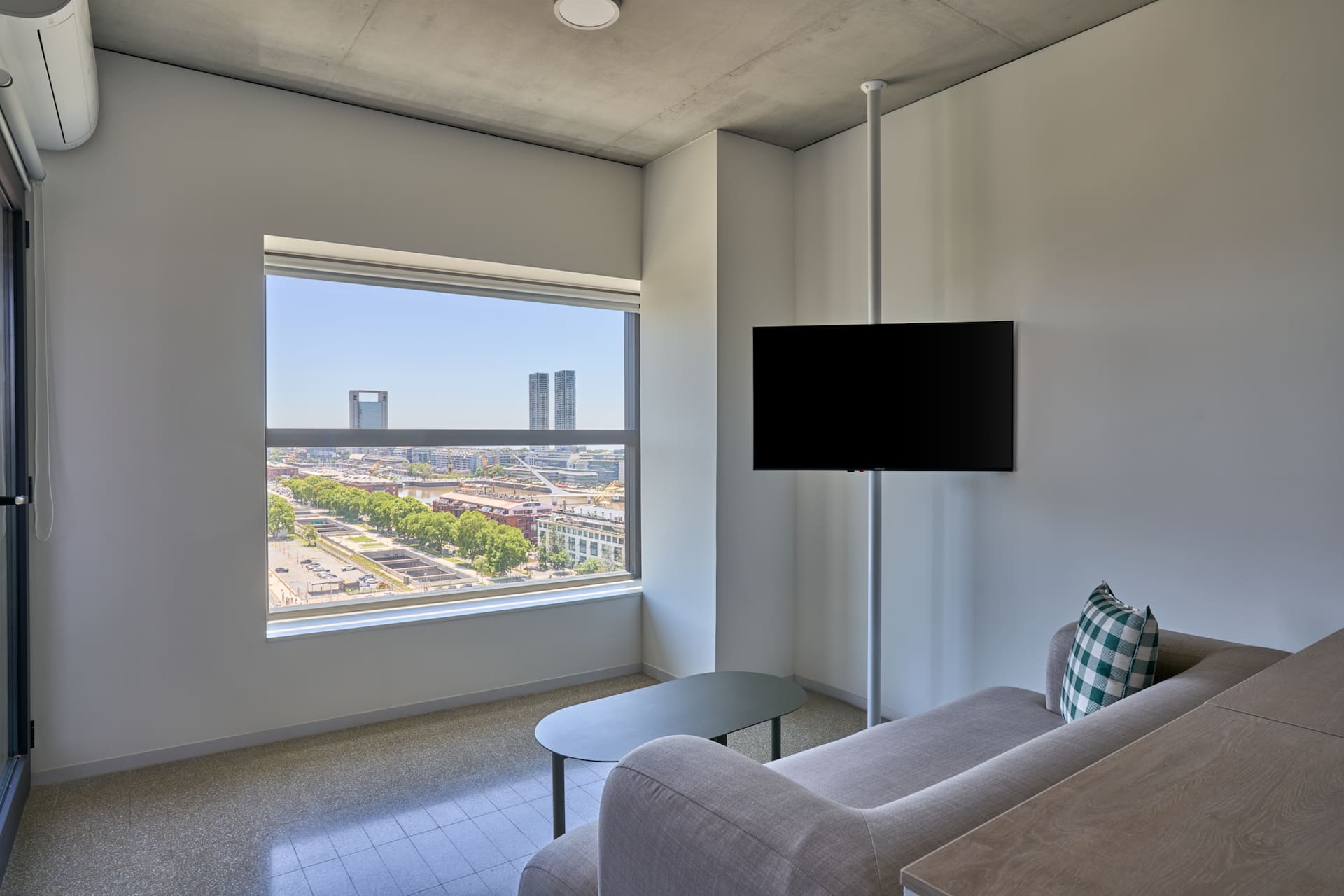 One-bedroom apartment in Monserrat