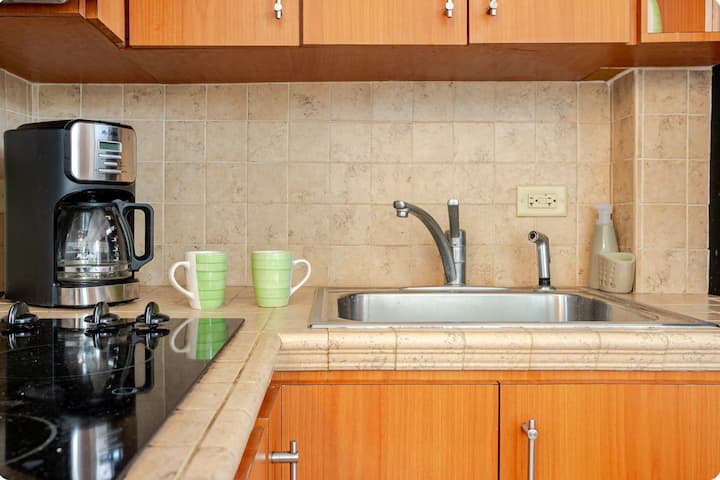 Spacious 4br/2b Duplex In Isla Verde W/pool+2pk - San Juan