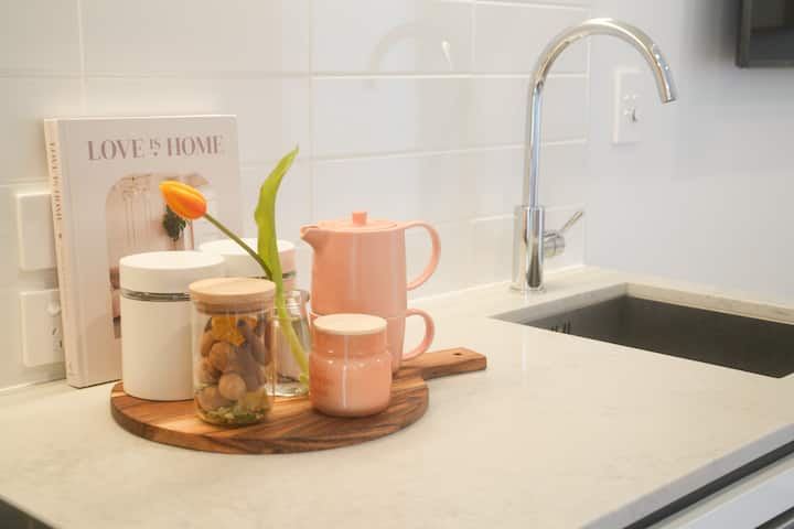 Full kitchen image 1