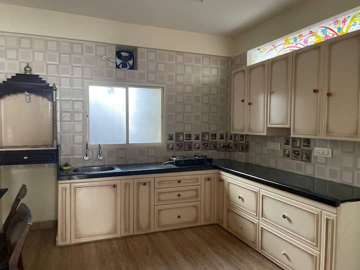 Sunny Spacious Flat Near Ashram In Puttaparthi - Puttaparthi