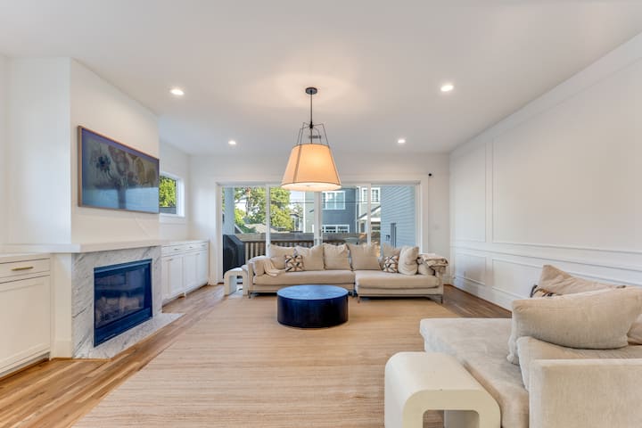 Modern Homestead In Historic Houston Heights - Houston, TX