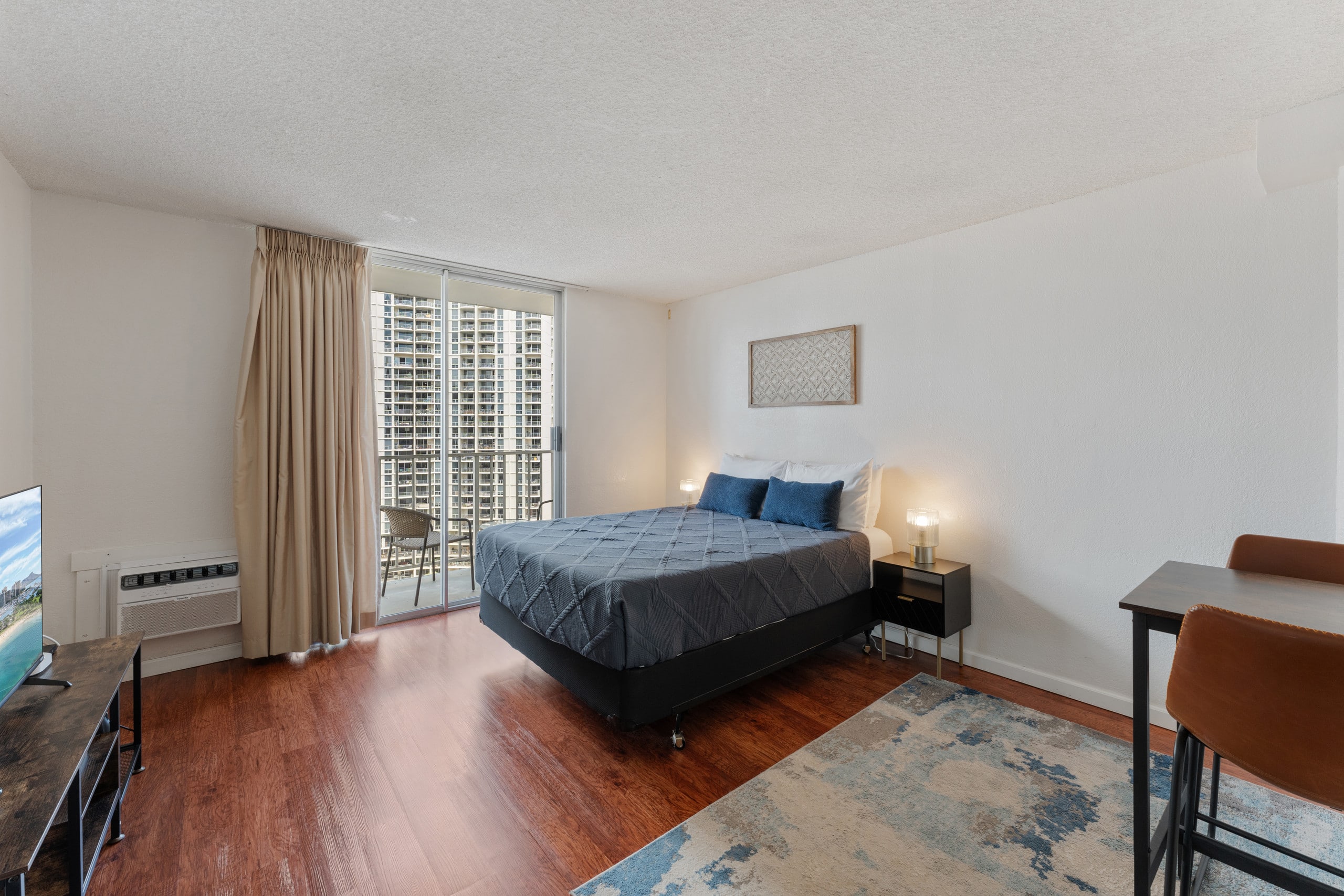 14F Cute Studio @ Inn On the Park - Image 1