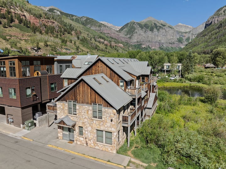 Spruce View: Big & Bright Downtown Telluride! - Ouray