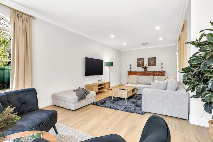 Village House—a Stylish Stay In The Adelaide Hills - Uraidla