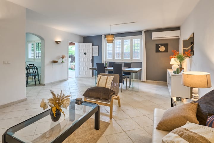 Encantadora Villa Ibicenca Al Lado De La Playa - Cala Figuera