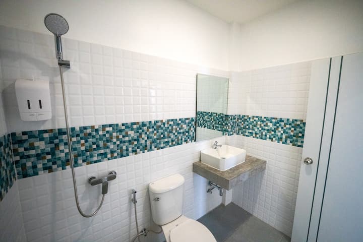 Private 4-beds Mixed Dorm | Buddha View Hostel - Ko Tao