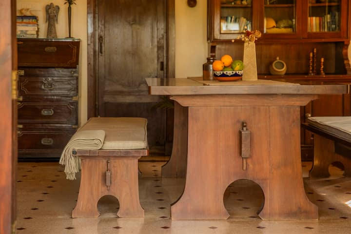 Dining area image 1