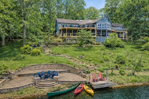 LUX Lakefront King Suites w/Dock, HotTub, Kayaks