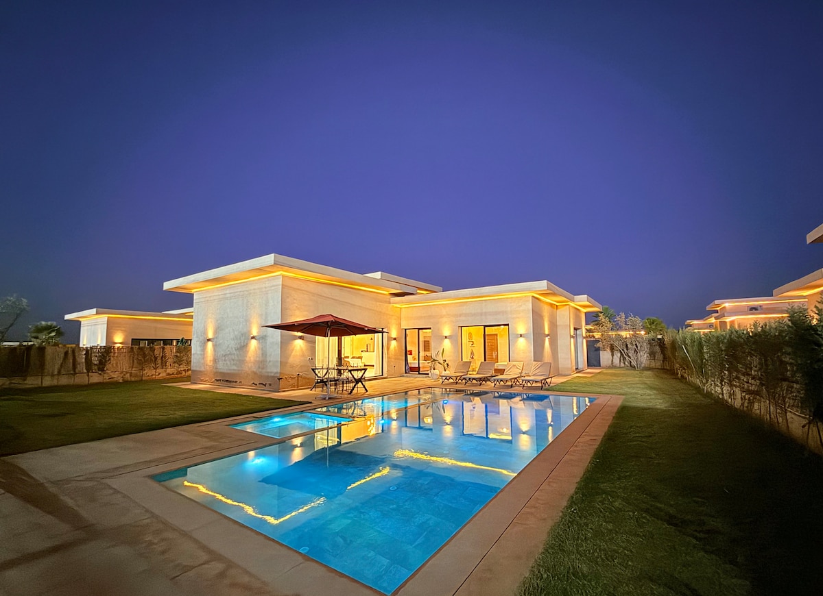 villa-proche-centre-piscine-et-jacuzzi-priv-maisons-louer