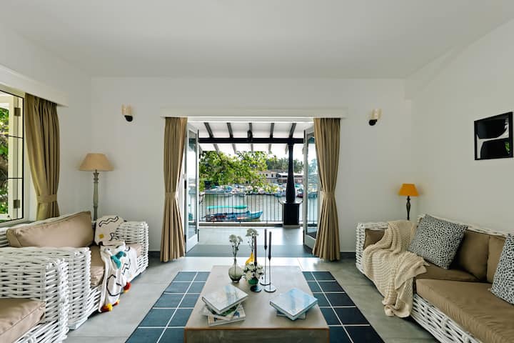 Living room image 2