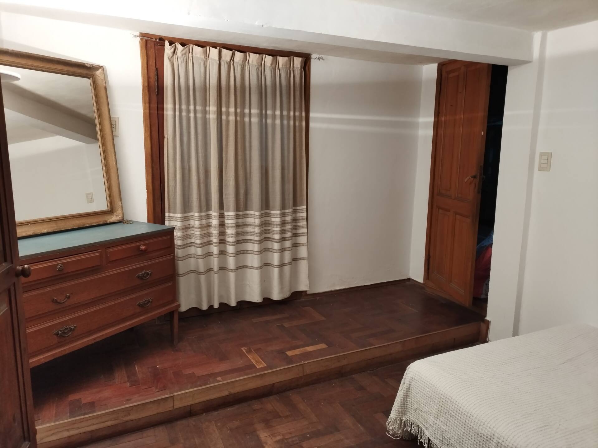 Quarto com banheiro privativo em Chacarita