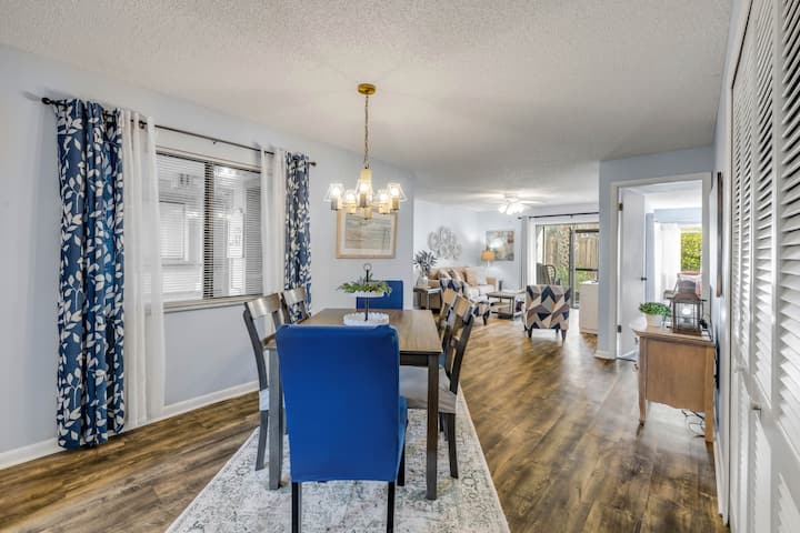 Beach Bliss At Sea Woods! Heated Pool, Pickleball! - Edgewater, FL