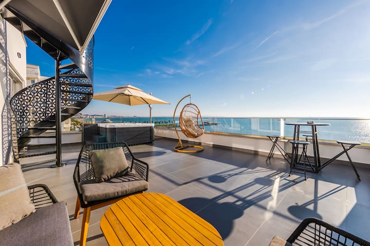 Ultimate Jacuzzi Penthouse by Premium Selection