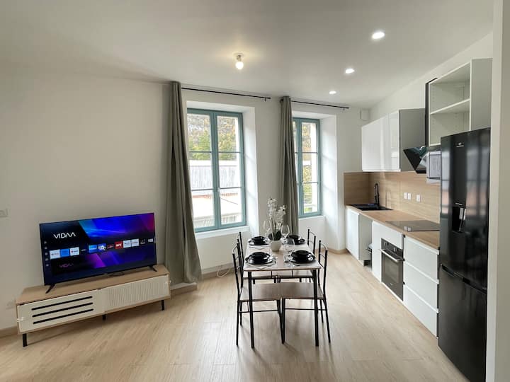 2-appartement Calme Et Bien Rénové Avec 2 Chambres - Nantua