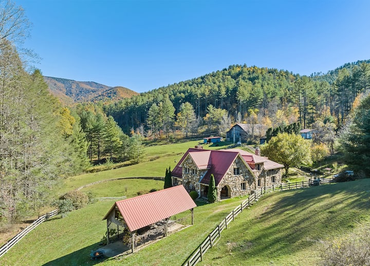 Sunburst Ranch, Sleeps 13, Hiking, Fishing, Horses - Farm stays for ...