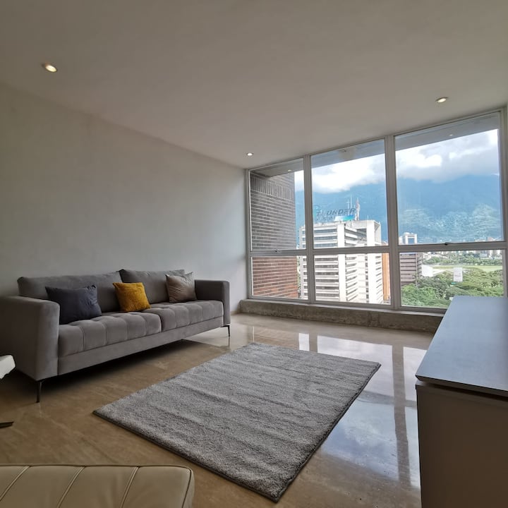 Bello Apartamento En El Centro De Las Mercedes - Caracas