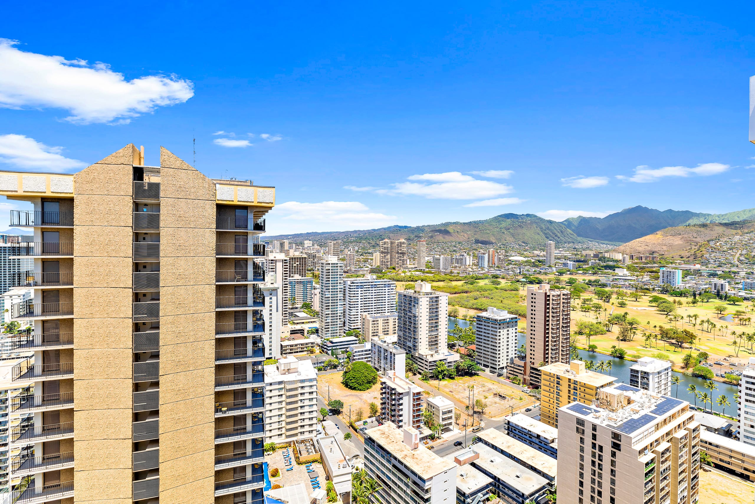 Condo in Honolulu · ★4.77 · 1 bedroom · 2 beds · 1 private bath - Image 26
