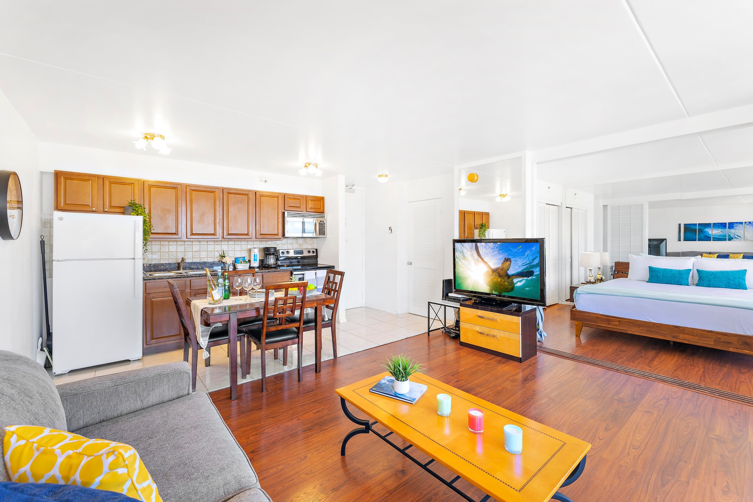 Condo in Honolulu · ★4.77 · 1 bedroom · 2 beds · 1 private bath - Image 10