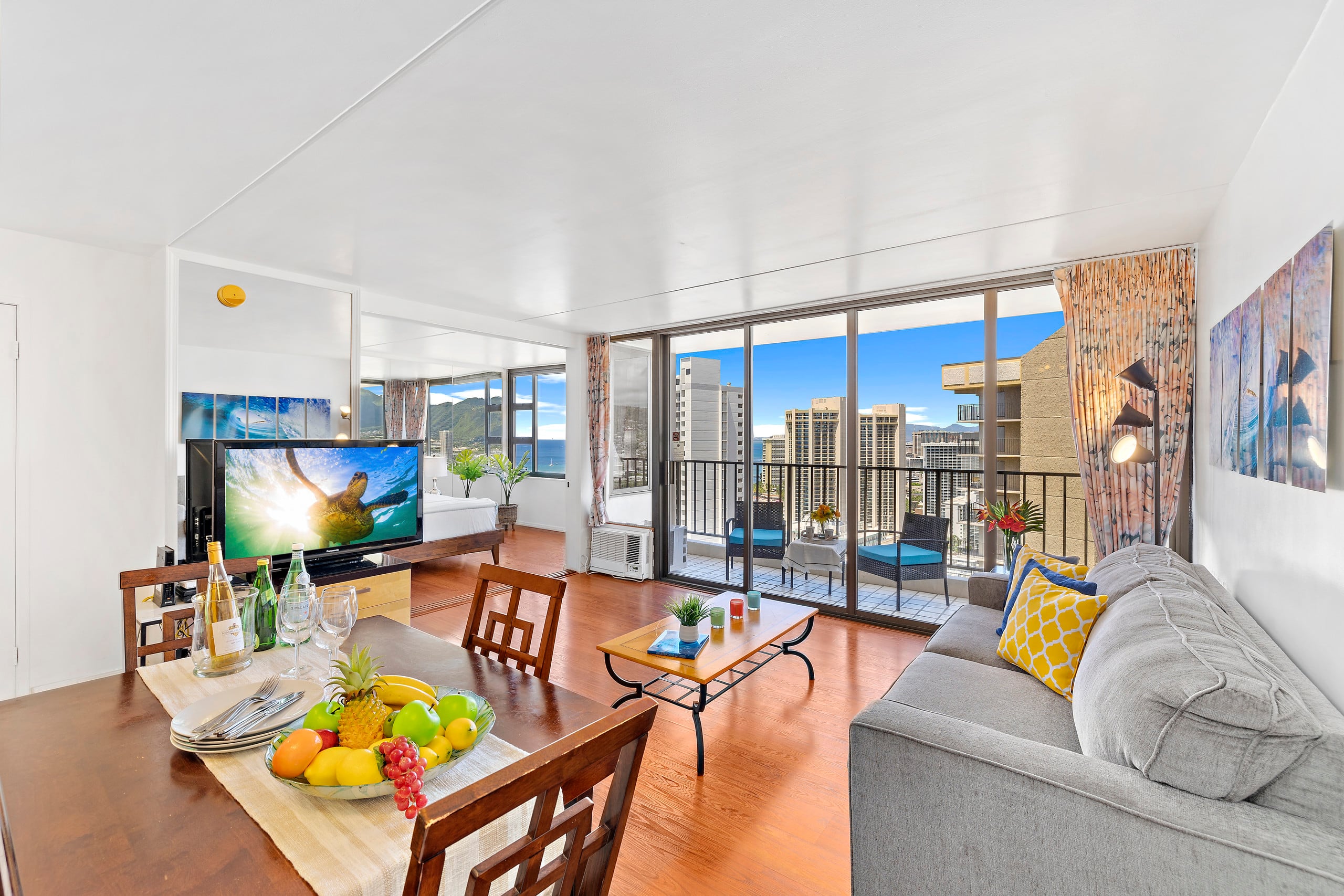 Condo in Honolulu · ★4.77 · 1 bedroom · 2 beds · 1 private bath - Image 16