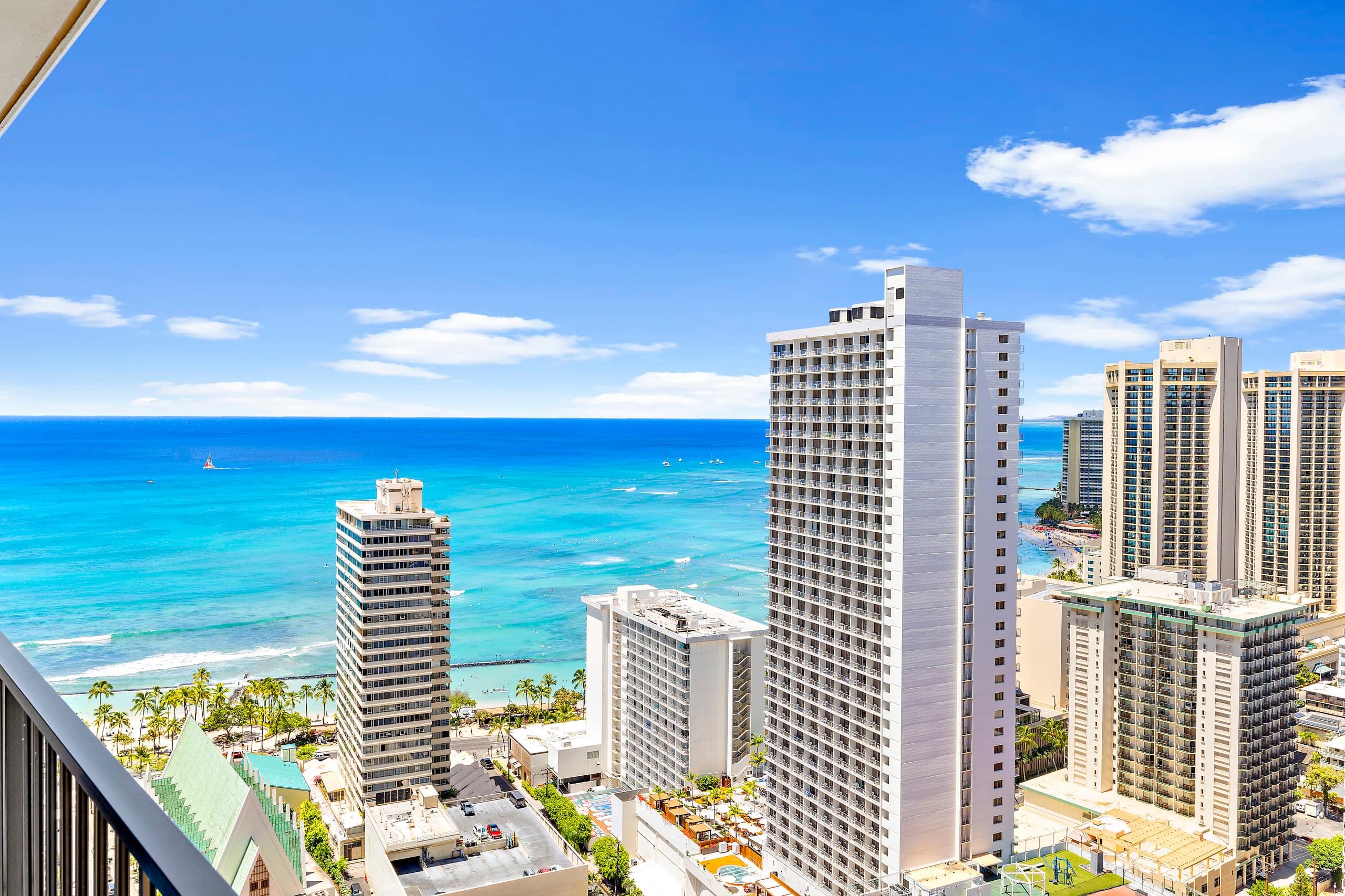 Condo in Honolulu · ★4.77 · 1 bedroom · 2 beds · 1 private bath - Image 25