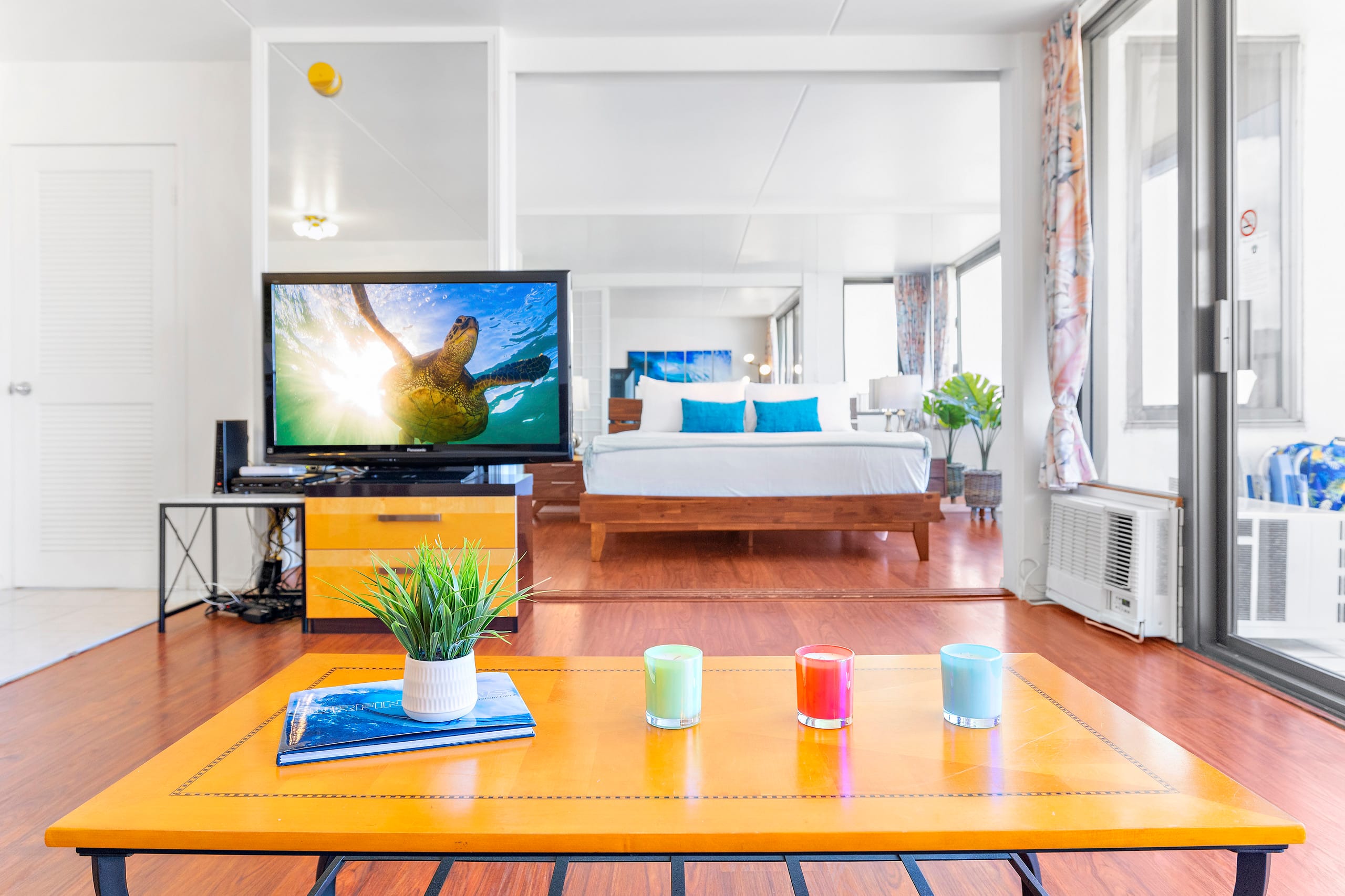 Condo in Honolulu · ★4.77 · 1 bedroom · 2 beds · 1 private bath - Image 11