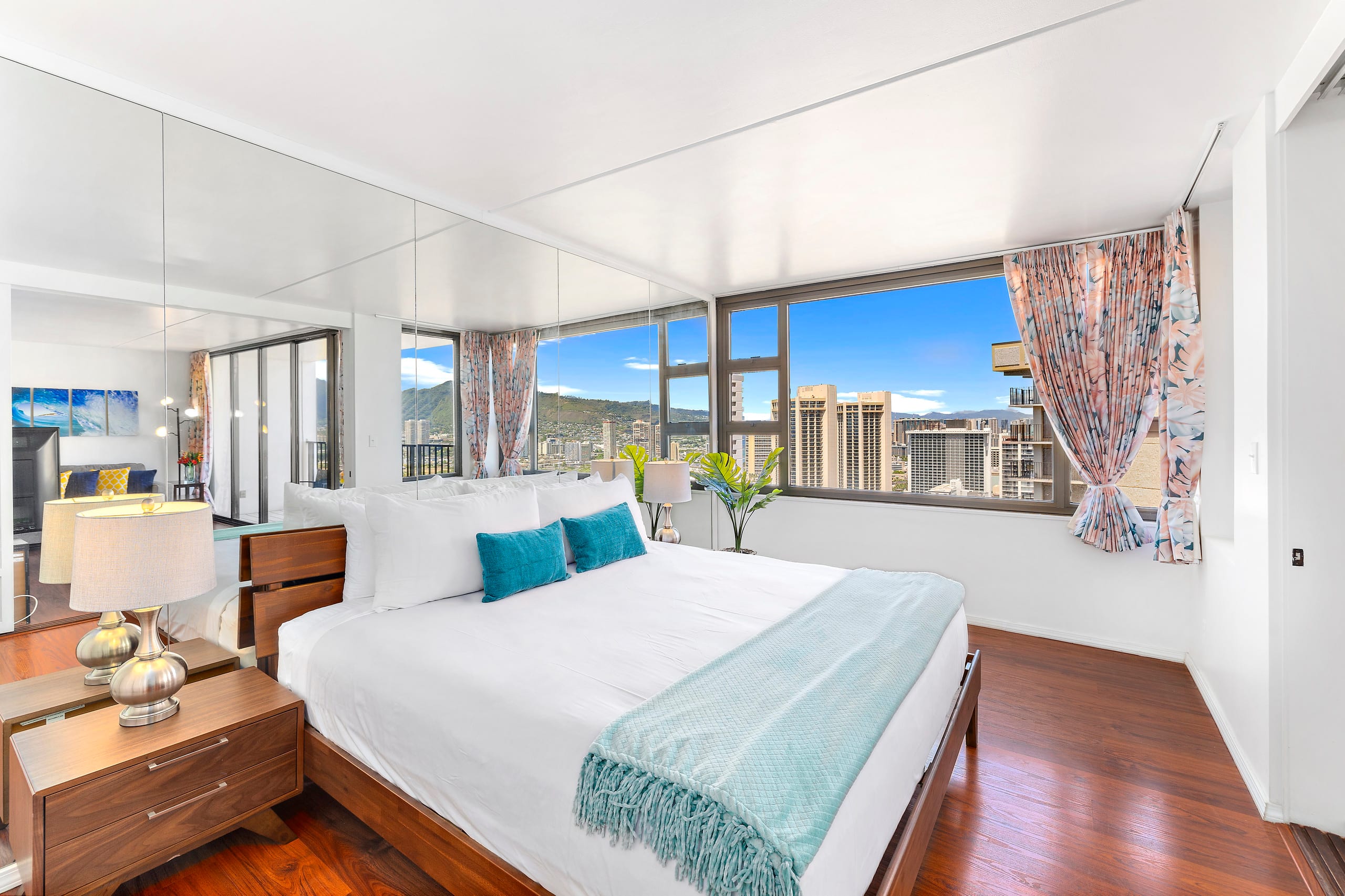 Condo in Honolulu · ★4.77 · 1 bedroom · 2 beds · 1 private bath - Image 17