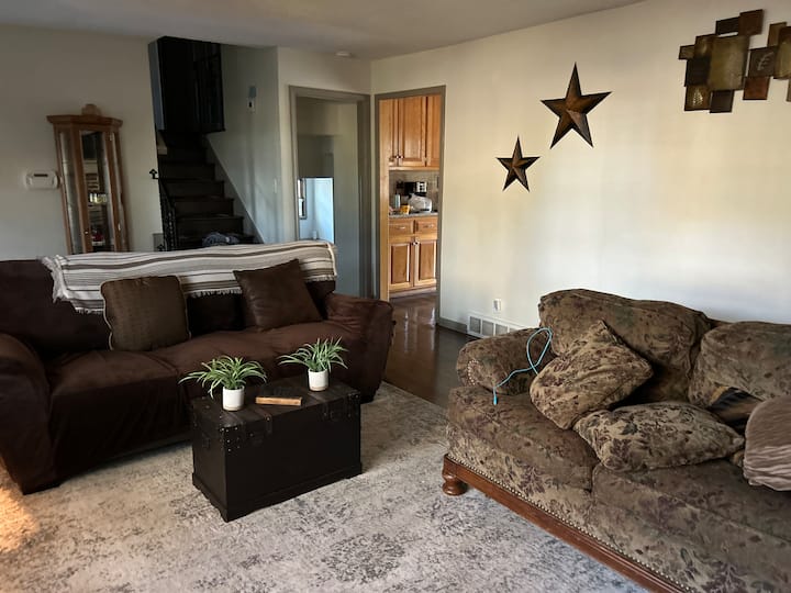 Olathe Hide Away - Olathe, KS