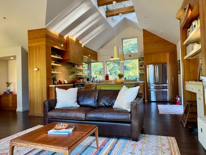 Modern Marin Retreat On 6 Acres—dog Friendly - Novato, CA