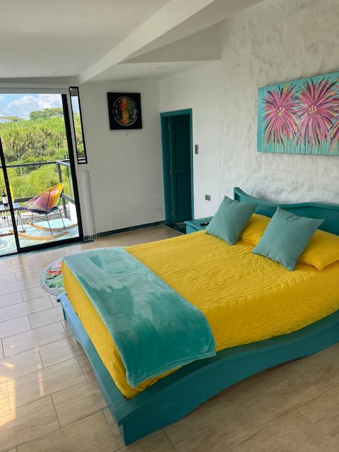 Popular Airbnb listing: Lakefront cabin + breakfast + park + hotel security in Quimbaya