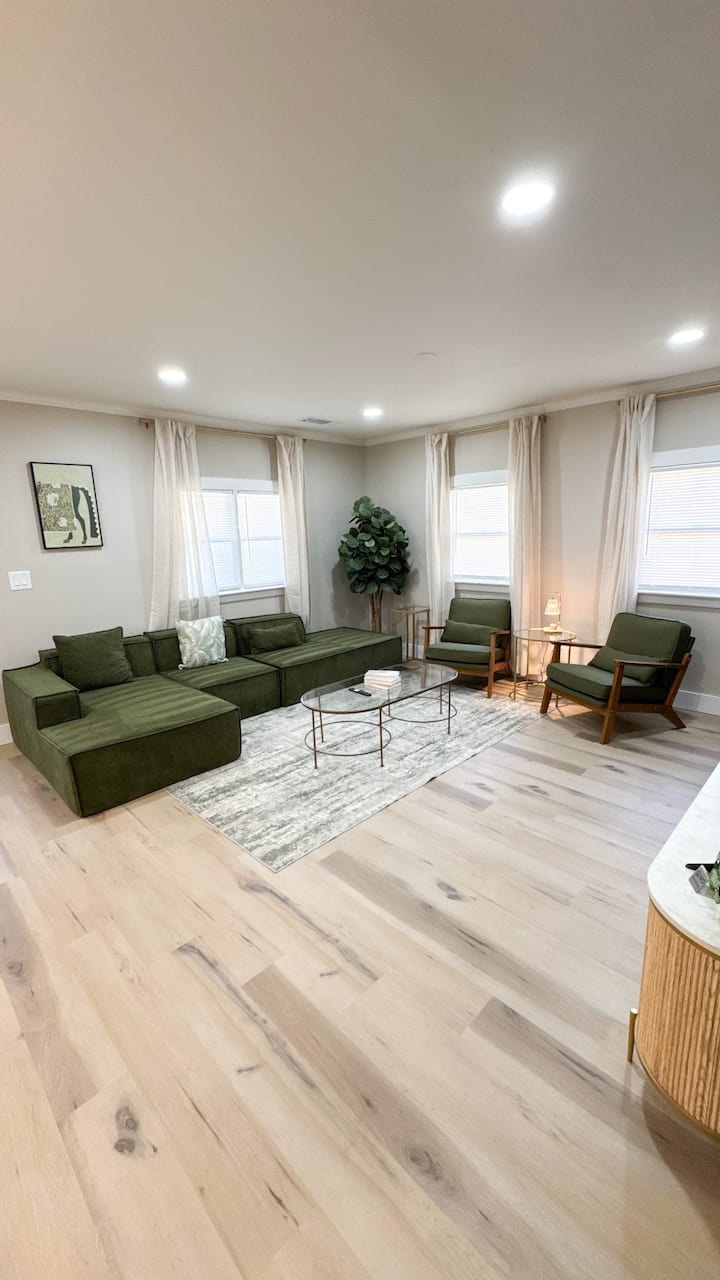 Modern Luxe Retreat: Spacious 4bed4bath In Atlanta - Atlanta, GA