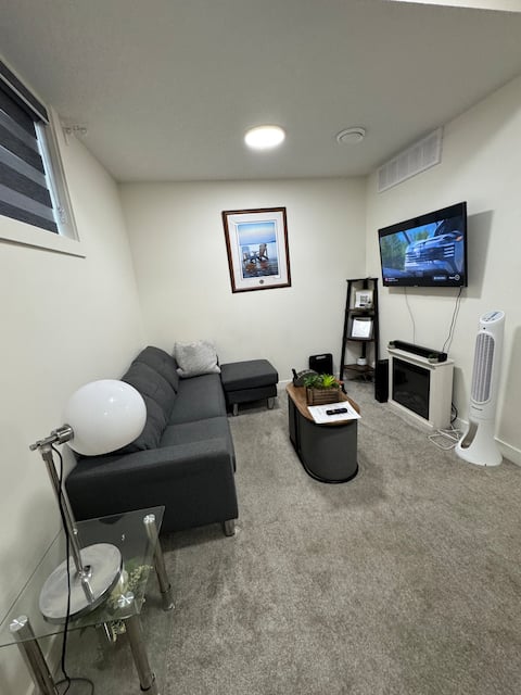Successful Airbnb property: McCauley Minimalist unit in Mc Cauley