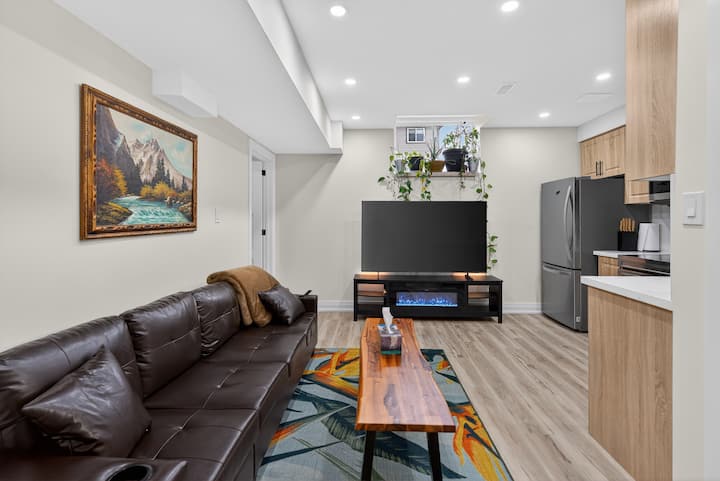 2br Niagara Retreat | Awarenessome Haven - St. Catharines