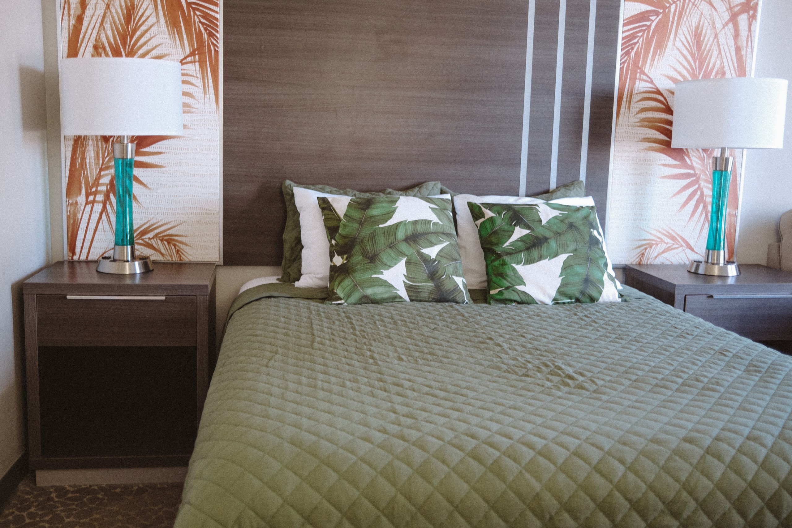 Tropical Waikiki Getaway with Free Parking - Image 19
