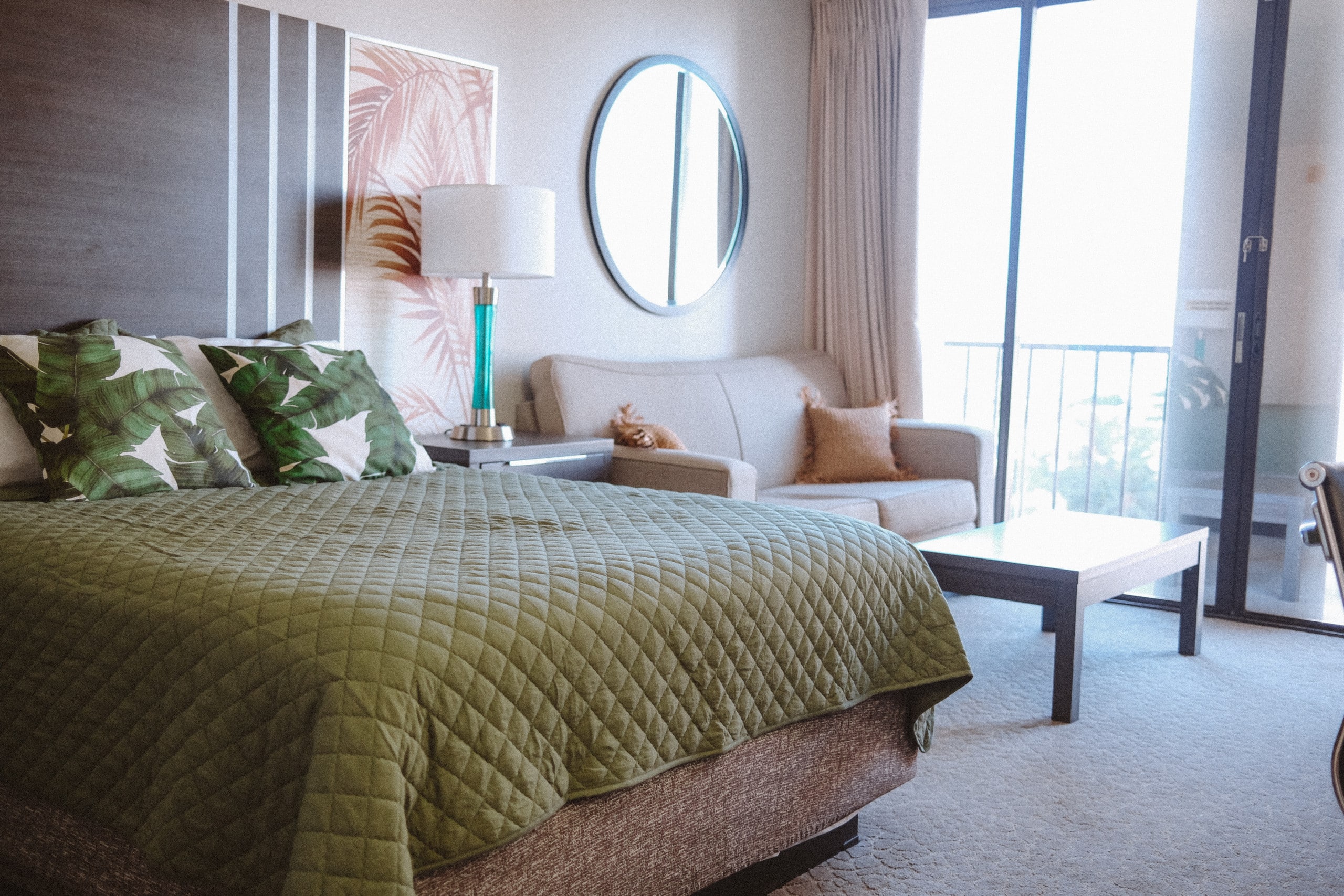 Tropical Waikiki Getaway with Free Parking - Image 17