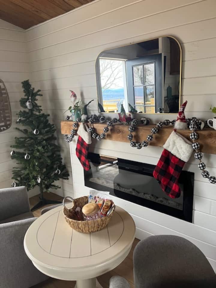 Robin’s Roost • Tiny Home W/ Hot Tub & Bluff Views - Alabama