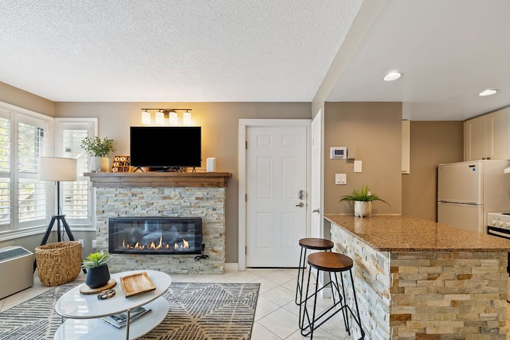 Charming North Base Studio: Pool, Hot Tub, Tennis! - Collingwood