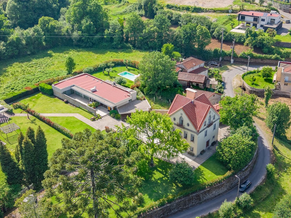 Top-earning Airbnb listing in Arcos de Valdevez, 9 bedrooms