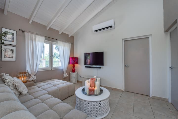 Beach House With Pool In Noord - Aruba